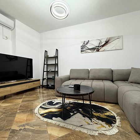 Luxury Apartments In City Center Durrës 외부 사진