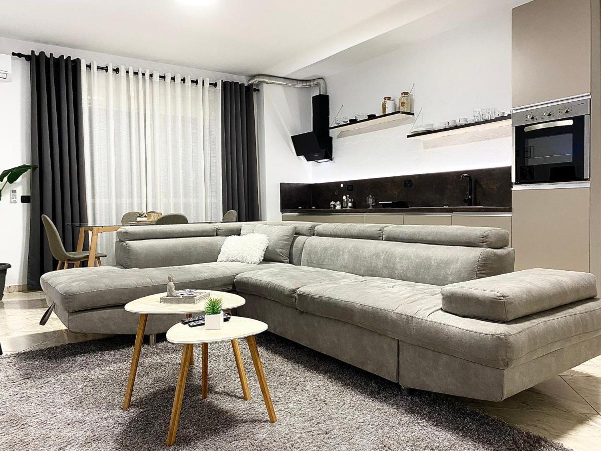 Luxury Apartments In City Center Durrës 외부 사진