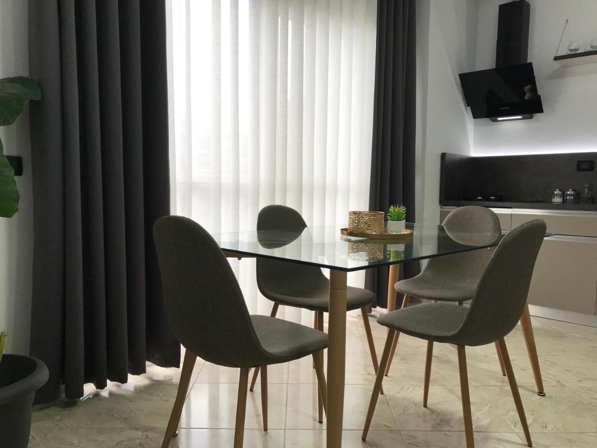 Luxury Apartments In City Center Durrës 외부 사진