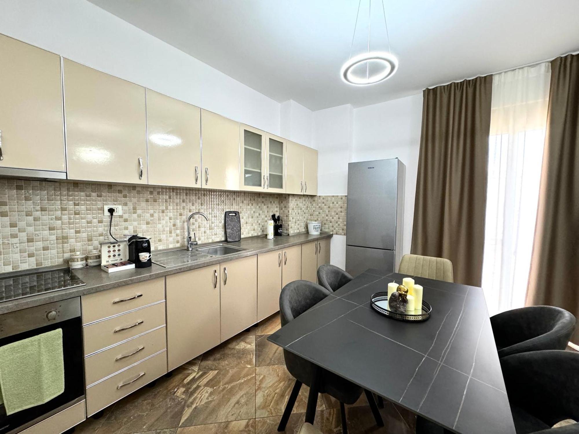 Luxury Apartments In City Center Durrës 외부 사진